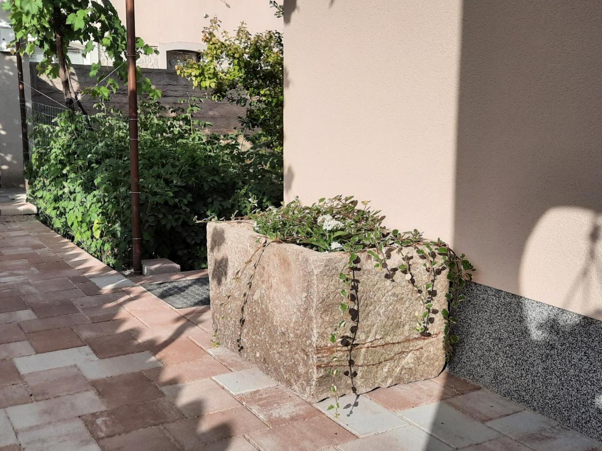 Apartman Laura M Vodice Luaran gambar