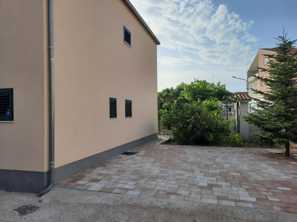 Apartman Laura M Vodice Luaran gambar