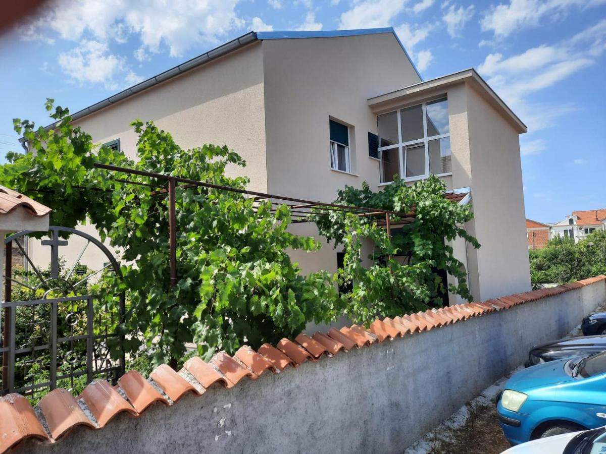 Apartman Laura M Vodice Luaran gambar