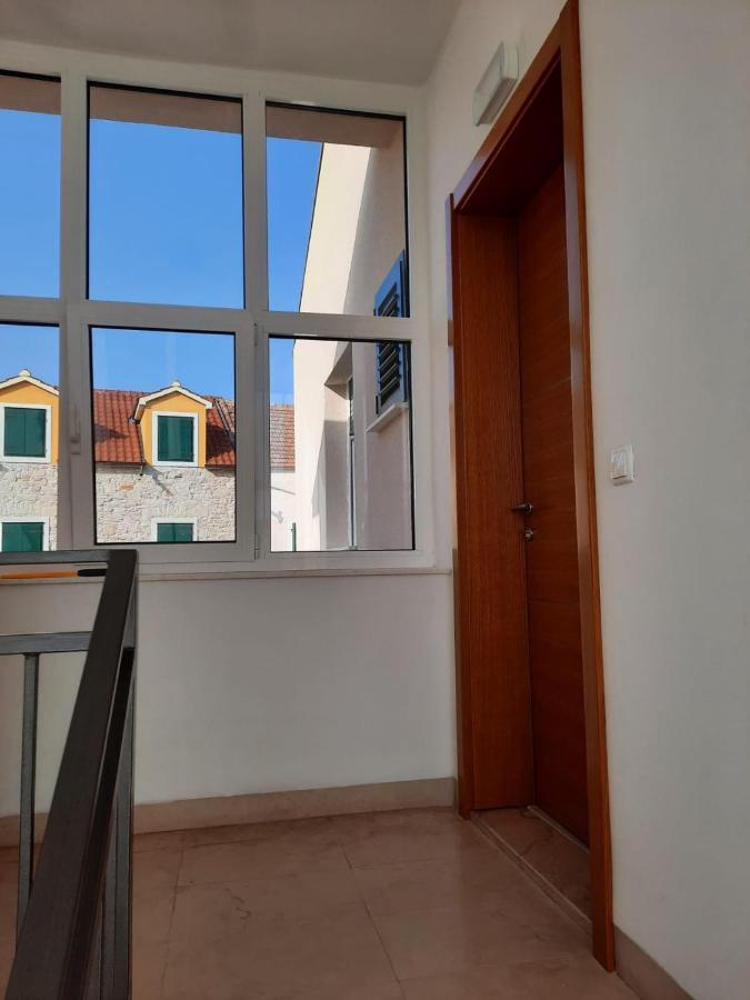 Apartman Laura M Vodice Luaran gambar