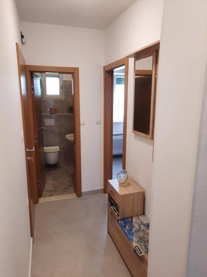 Apartman Laura M Vodice Luaran gambar