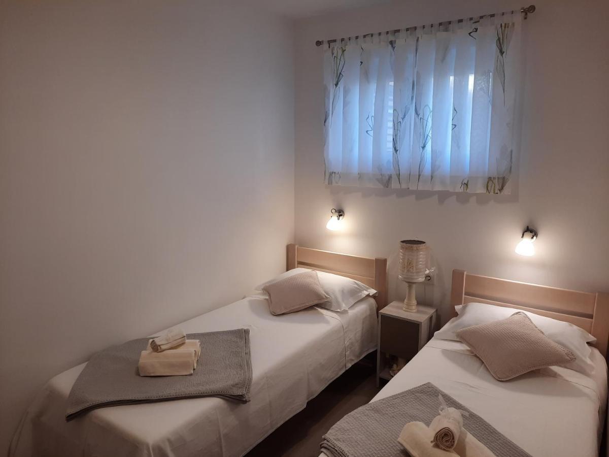 Apartman Laura M Vodice Luaran gambar