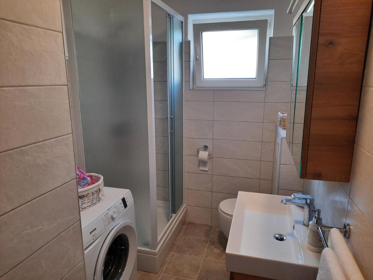 Apartman Laura M Vodice Luaran gambar