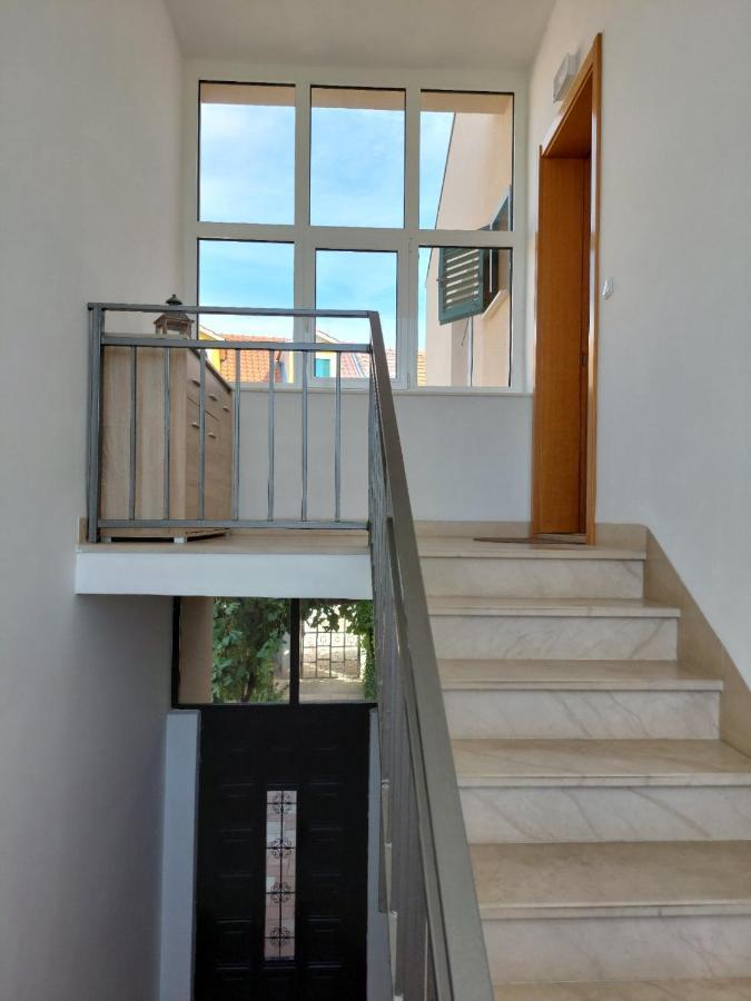 Apartman Laura M Vodice Luaran gambar